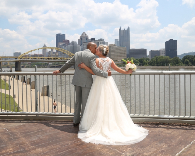 Bride and Groom City View of Pittsburgh